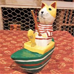 ネコ 置物 ボート釣り ボーダーネコ ボートで釣りするネコ グリーン 緑色ボードのネコ
