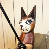 ネコ オブジェ エスニック 木彫り アニマル 釣りネコ アジアン雑貨 ブラウン Sサイズ
