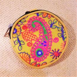 ポーチ アラウンドミラーポーチ イエロー 丸形 カラビナ付 ミラー刺繍 インド製