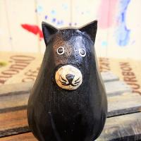 黒ネコ 置物 木彫り アニマル 可愛い オブジェ コロンと小さい ラマタマアニマル 黒ネコ